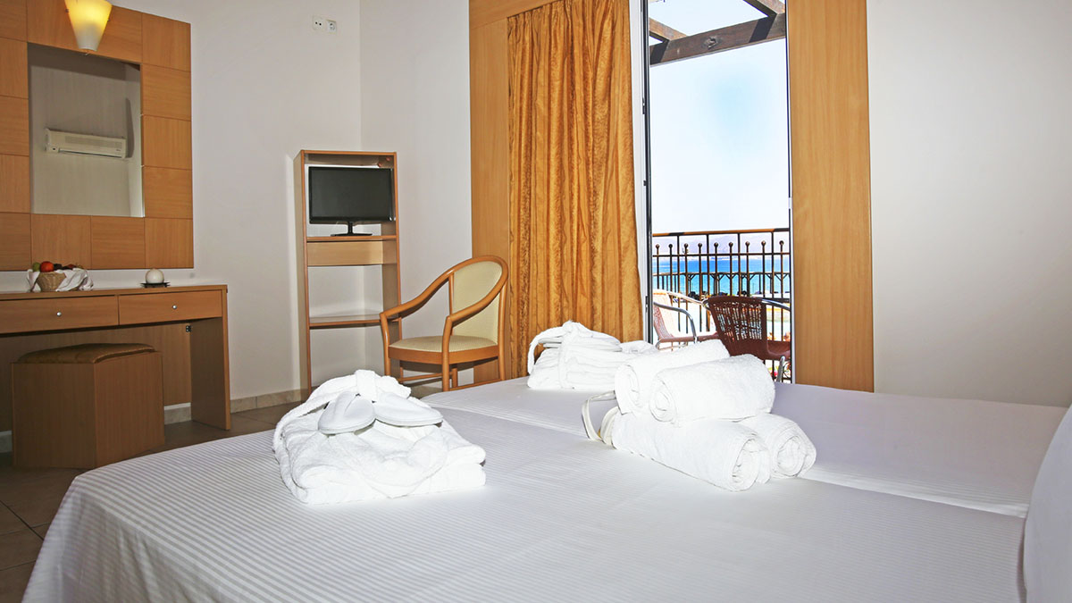 1Bedroom Family Room Side Sea View